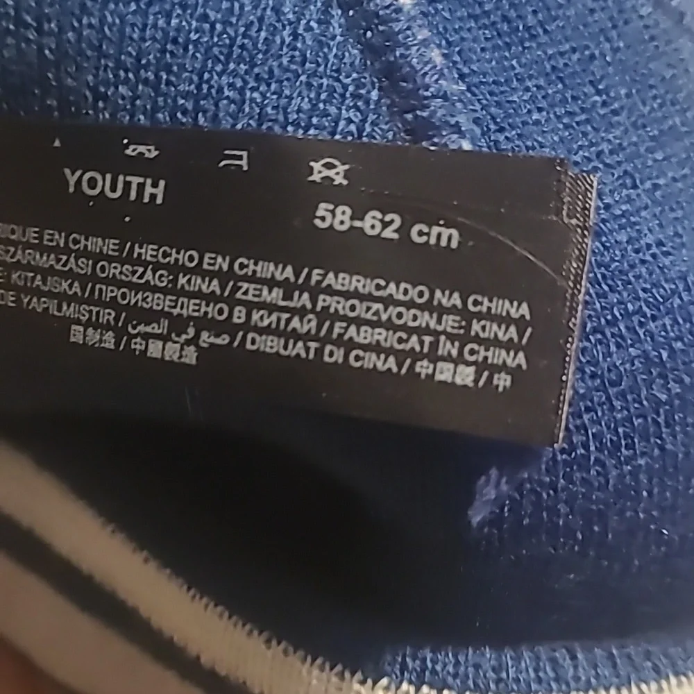 Toronto Maple Leafs Striped Beanie - Picture 5 of 7